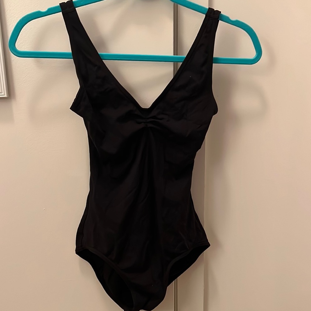 Cape zip black pinch v-neck leotard